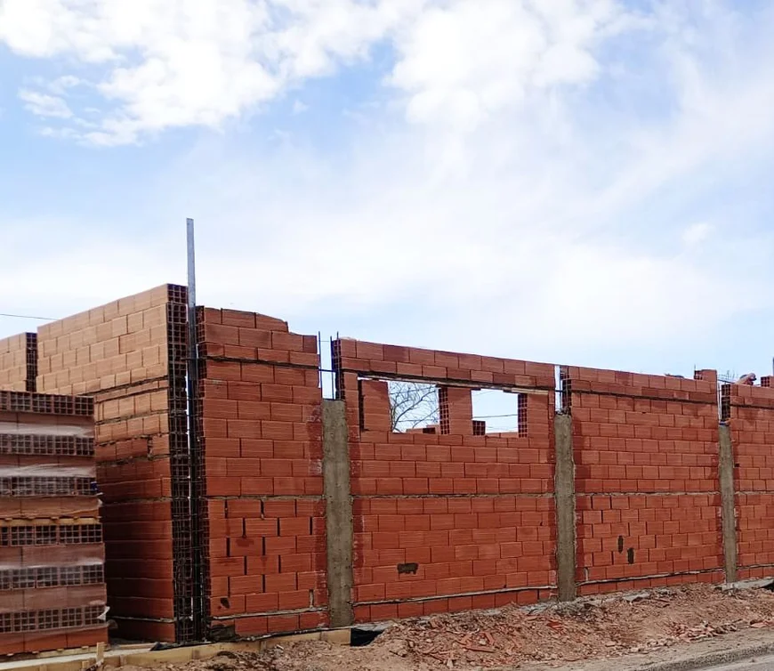 Construcción Obra Gris en Neuquén - Muros de ladrillo levantados - Falcone Construcciones